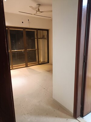 Room in 3 BHK Apartment at RNA Grande, Kandivali West – for Sale