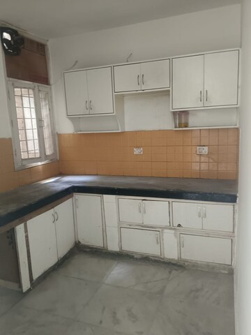 Kitchen in 3 BHK Builder Floor at Omaxe Designer Villas Mayfield Garden, Sector 51 – for Rent