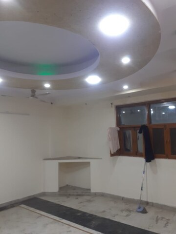 Master Bedroom in 2 BHK Builder Floor at Laxmi Nagar – for Sale