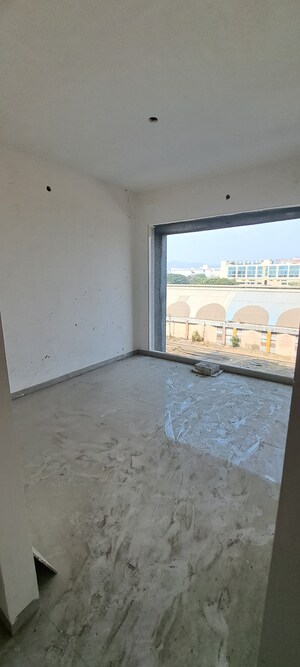 Room in 2 BHK Apartment at Shakti One Luxuria, Kopar Khairane – for Sale