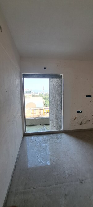 Room in 2 BHK Apartment at Shakti One Luxuria, Kopar Khairane – for Sale