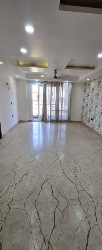 Room in 2 BHK Builder Floor at Rajouri Garden – for Rent
