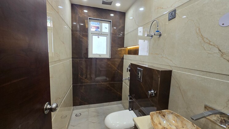 Bedroom, rajouri garden 3 Bedroom 200 Sq.Yd. Builder Floor In Rajouri Garden Delhi 8441588