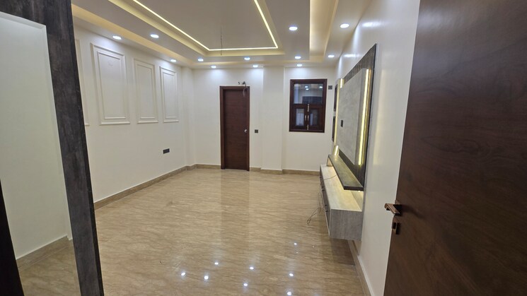 Bedroom, rajouri garden 3 Bedroom 200 Sq.Yd. Builder Floor In Rajouri Garden Delhi 8441588