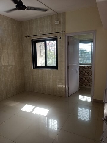 Room in 2 BHK Apartment at Shree Vaishno Neelkanth Apartment, Malad East – for Rent