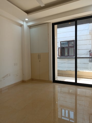 Room in 3 BHK Builder Floor at Chattarpur – for Rent