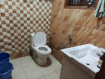 Bathroom in 2 BHK Builder Floor at Saket – for Rent