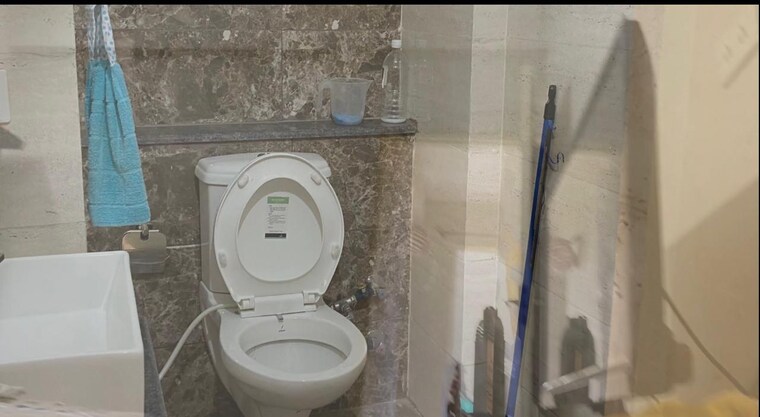 Bathroom, sbp-gateway-of-dreams 3 Bedroom 1800 Sq.Ft. Apartment In Dhakoli Zirakpur 8441625