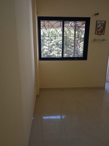 Room in 1 BHK Apartment at Tulsidham Complex, Kapur Bawdi – for Rent
