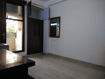 Room in 3 BHK Builder Floor at Chattarpur – for Rent