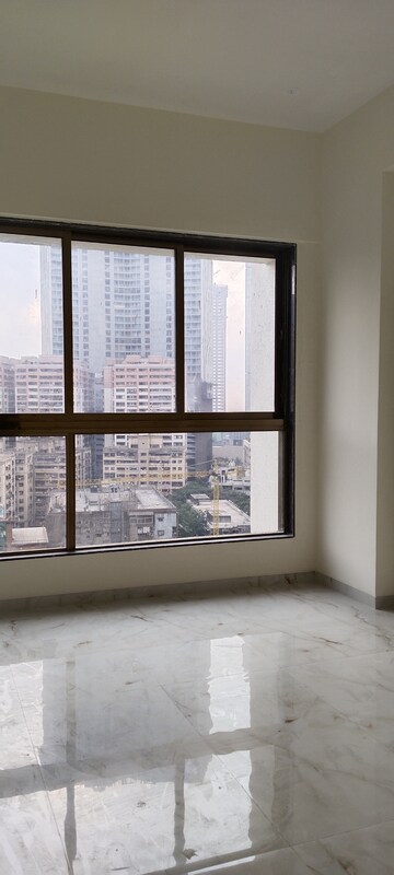 Room in 3 BHK Apartment at Aristo 1515 Moneco, Prabhadevi – for Rent