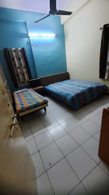 Bedroom in 2 BHK Apartment at Satellite – for Rent