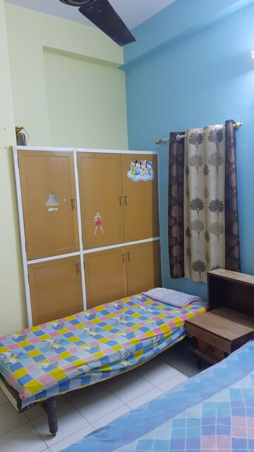 Bedroom in 2 BHK Apartment at Satellite – for Rent