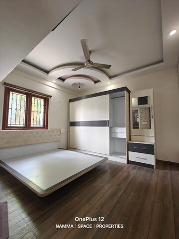 Room in 2 BHK Builder Floor at Hsr Layout – for Rent