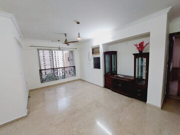 Room in 2 BHK Apartment at Hiranandani Meadows, Manpada – for Rent