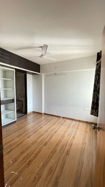 Room in 2 BHK Apartment at KFP Chesterfield, Dhanori – for Rent
