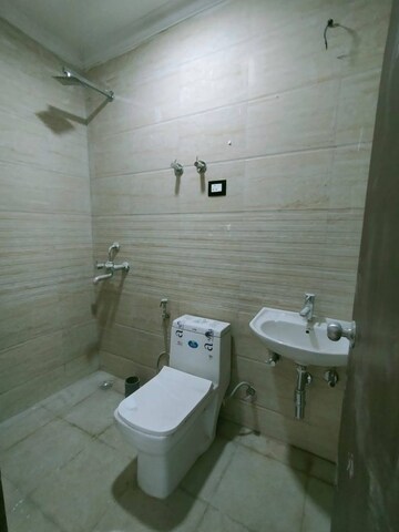 Bathroom in 1 BHK Builder Floor at Saket – for Rent