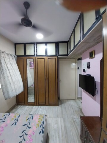 Bedroom in 1 BHK Apartment at Dahisar West – for Rent