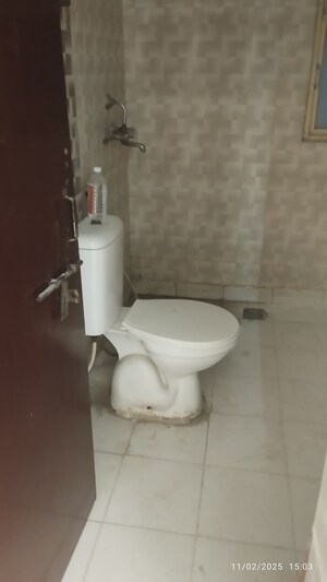 Bathroom in 1.5 BHK Apartment at Aditya Celebrity Homes, Sector 76 – for Sale