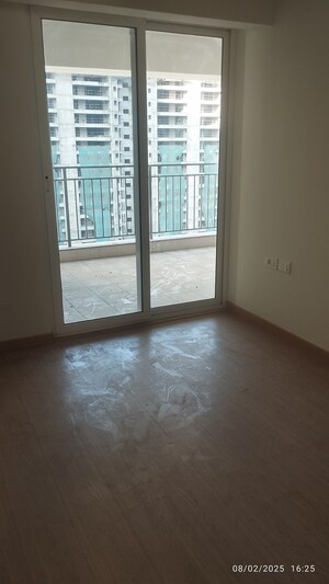 1.5 BHK Apartment For Sale in Aditya Celebrity Homes, Sector 76