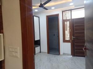 Building Lobby in 2 BHK Builder Floor at Mahavir Enclave 1 – for Sale