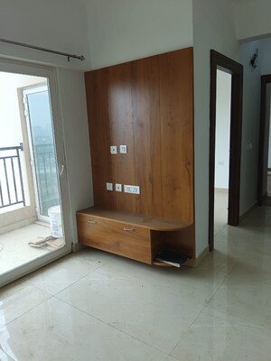 Room in 2.5 BHK Apartment at Ace Divino, Sector 1 Greater Noida – for Sale