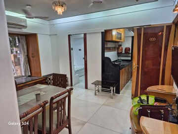 Bedroom in 5 BHK Apartment at Diamond Swati Apartments, Andheri West – for Rent
