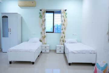 Staircase in  Pg at Vashi – for Rent