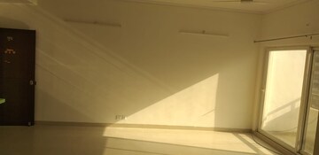 Furnished Amenities in 3 BHK Apartment at Gomti Nagar – for Rent