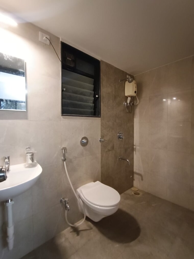 Bathroom, pranav-ohana 1 Bedroom 450 Sq.Ft. Apartment In Borivali West Mumbai 8442344