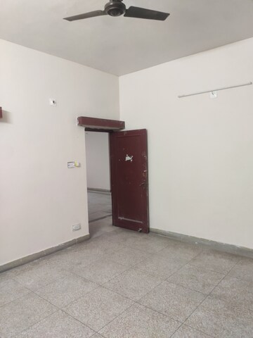 Room in 6+ BHK Independent House at Gomti Nagar – for Rent