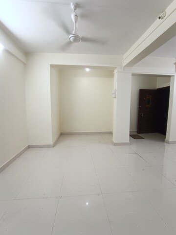 Room in 2 BHK Apartment at Borivali West – for Rent