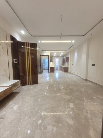 3.5 BHK Apartment For Rent in Navbharat Apartments, Paschim Vihar