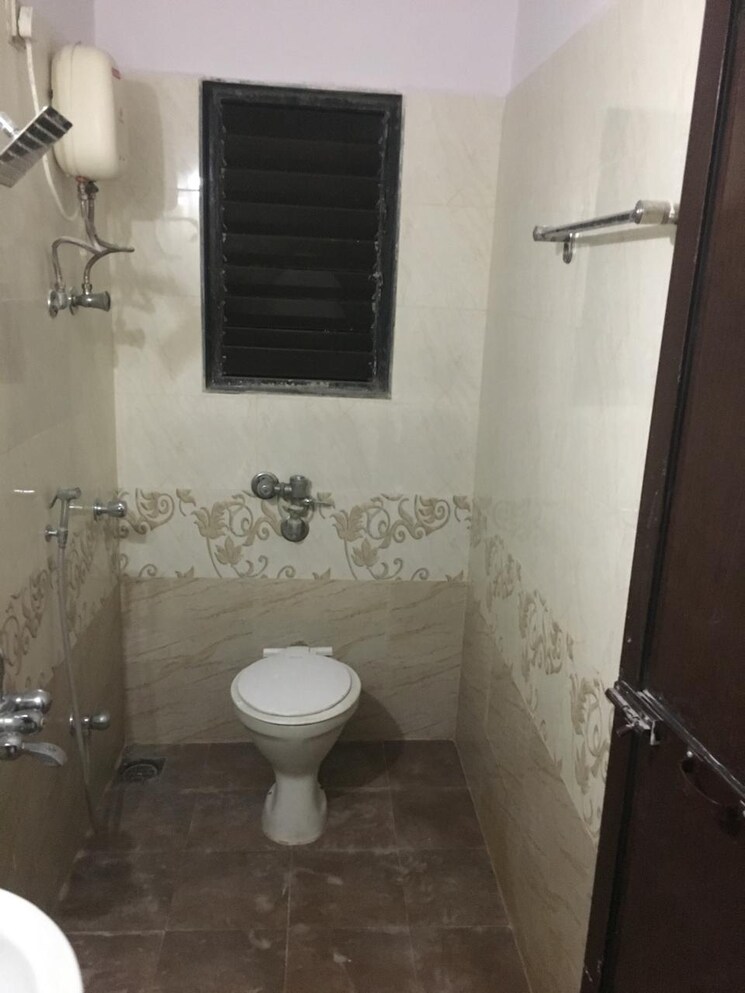 Bathroom, velentine-tower 2 Bedroom 700 Sq.Ft. Apartment In Goregaon East Mumbai 8442385