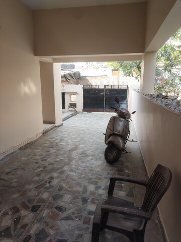 Parking in  Warehouse at Gomti Nagar – for Rent