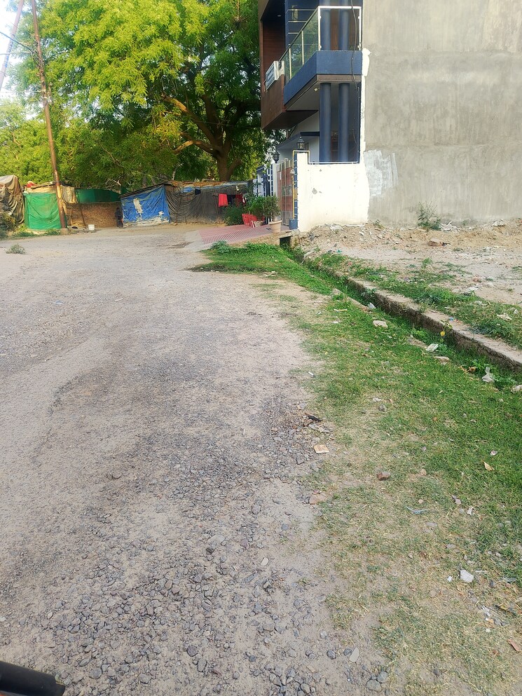 Garden, nijampur malhaur  2160 Sq.Yd. Plot In Nijampur Malhaur Lucknow 8442398