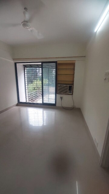 3 BHK Apartment For Rent in Lakshachandi Apartments, Goregaon East