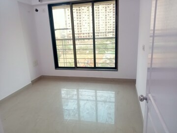 Room in 2 BHK Apartment at Goldstar Decent Homes, Mira Road – for Rent