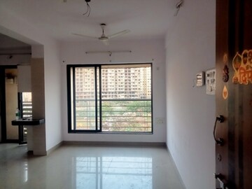 Room in 2 BHK Apartment at Goldstar Decent Homes, Mira Road – for Rent