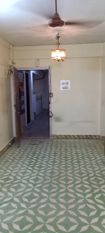 Bedroom in 1.5 BHK Apartment at Panom Park, Vile Parle East – for Rent