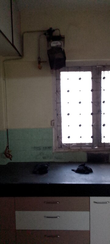 Bathroom in 1.5 BHK Apartment at Panom Park, Vile Parle East – for Rent