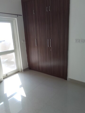 Room in 2.5 BHK Apartment at Sector 95 – for Rent
