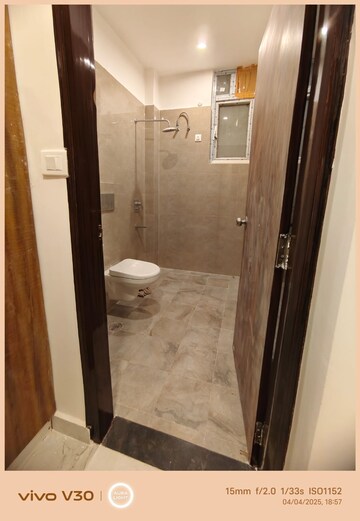 Bathroom in 6+ BHK Villa at Gomti Nagar – for Rent
