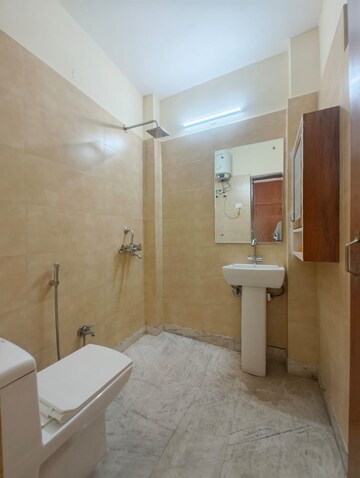 Attached Bathroom in 2 BHK Builder Floor at Paryavaran Complex – for Rent