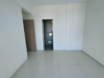 Room in 1 BHK Apartment at UK Iridium, Kandivali East – for Rent