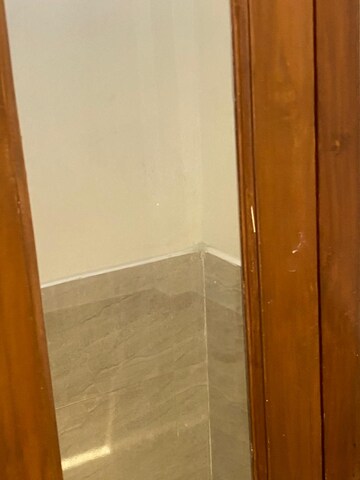 Room in 2.5 BHK Builder Floor at Mayur Vihar – for Rent