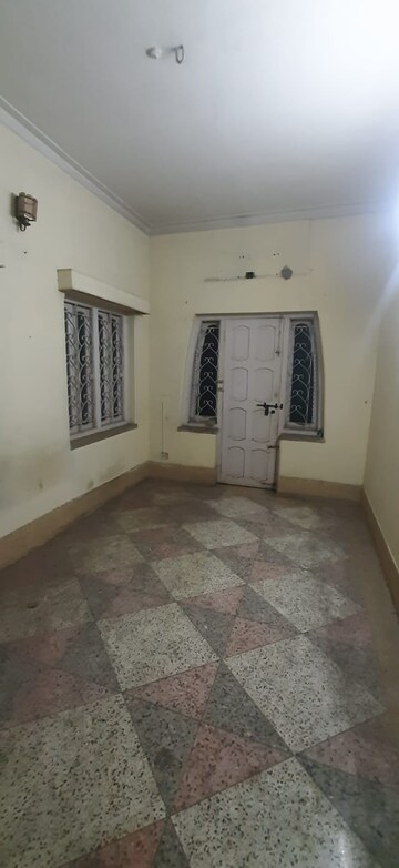 Room in 3 BHK Apartment at Behala – for Sale