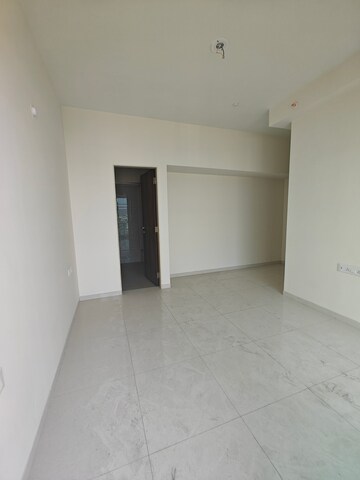 Room in 2 BHK Apartment at L&T Seawoods Residences Phase 2, Seawoods – for Rent