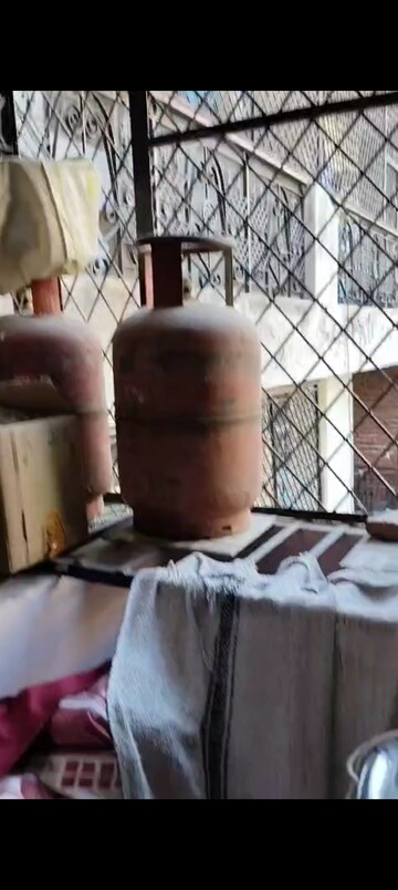 Master Bedroom in 1 BHK Builder Floor at Vaishali Sector 2 – for Sale