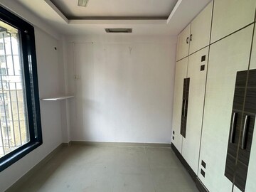 Bedroom in 2 BHK Apartment at Andheri West – for Rent